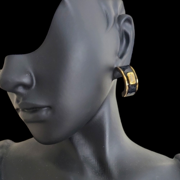 Vintage 80s Lady Remington Black Enamel Rhinestone Goldtone Setting Earrings - Picture 1 of 8
